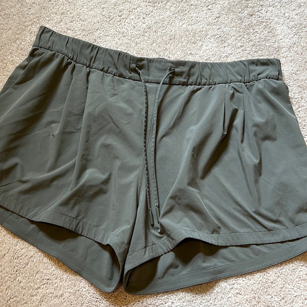 Lululemon grey green workout shorts 2inch in seam excellent condition size 14